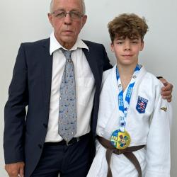 Aaron Joshua Keller holt Gold beim European Cup der U15 in Hoce, Slowenien Aaron Joshua Keller holt Gold beim European Cup der U15 in Hoce, Slowenien