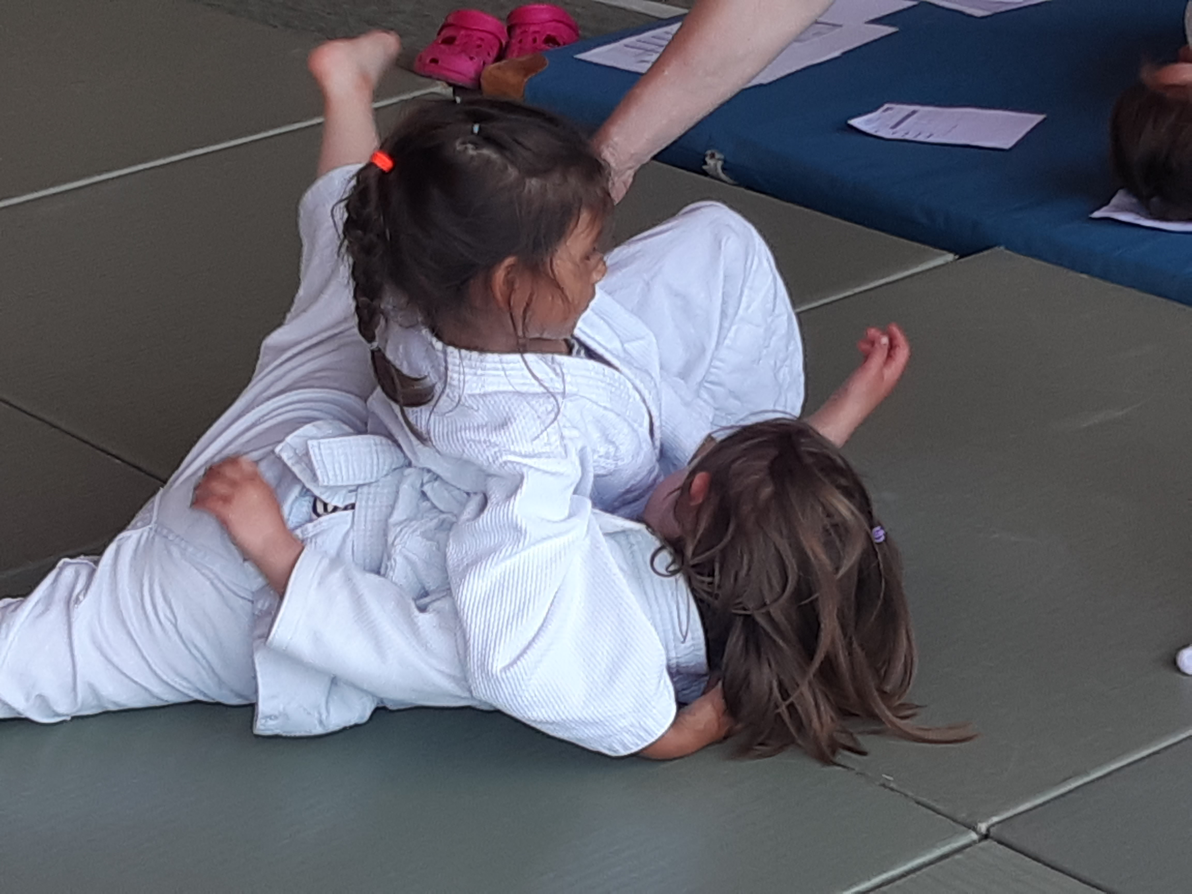 04 Voller Einsatz Haltegriff