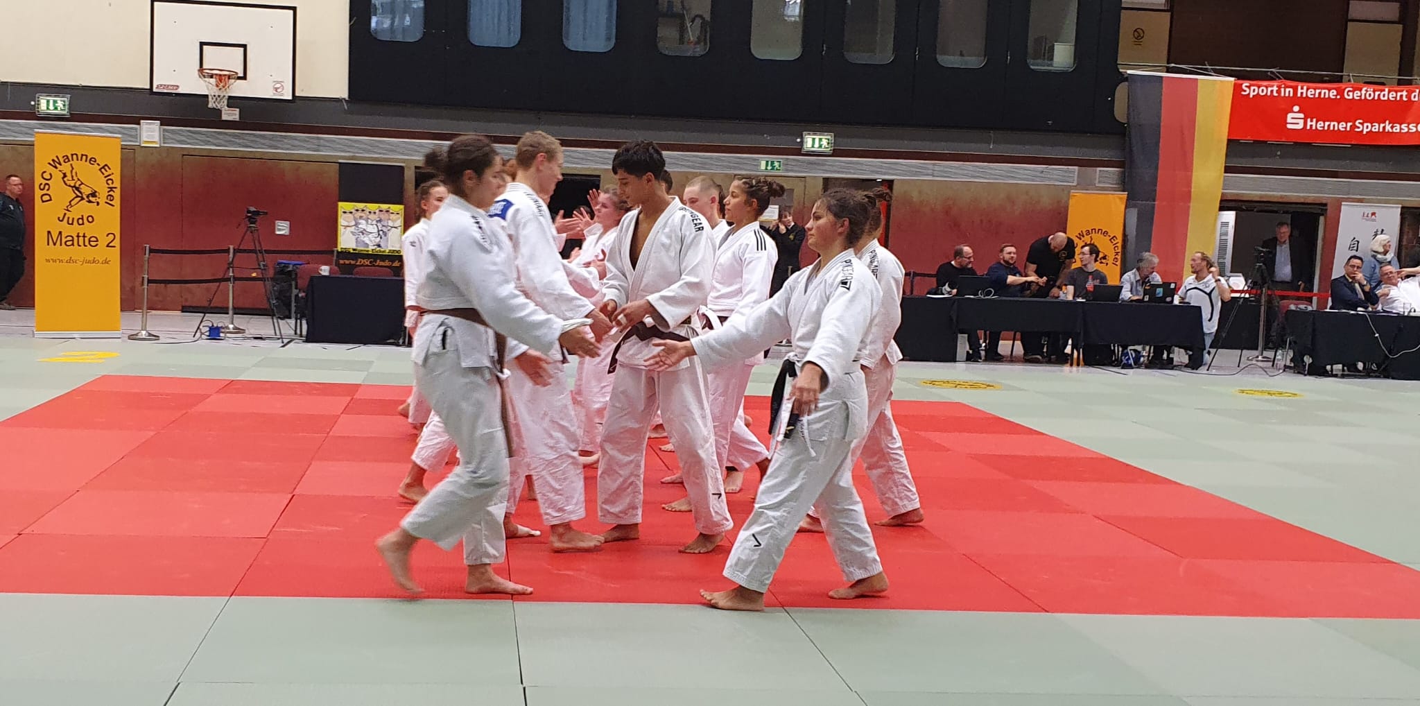 Judo HJV Bericht Deutsche Mannschaftsmeisterschaften der Landesverbände im Mixed Team Foto 03 HE