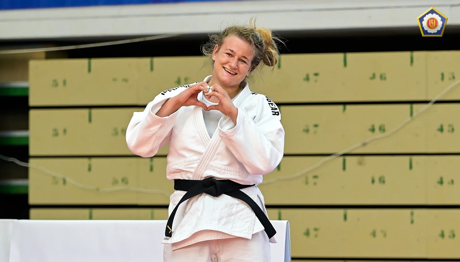 Julie Hölterhoff kurz nach einem Kampf beim Malaga Senior European Cup 2026