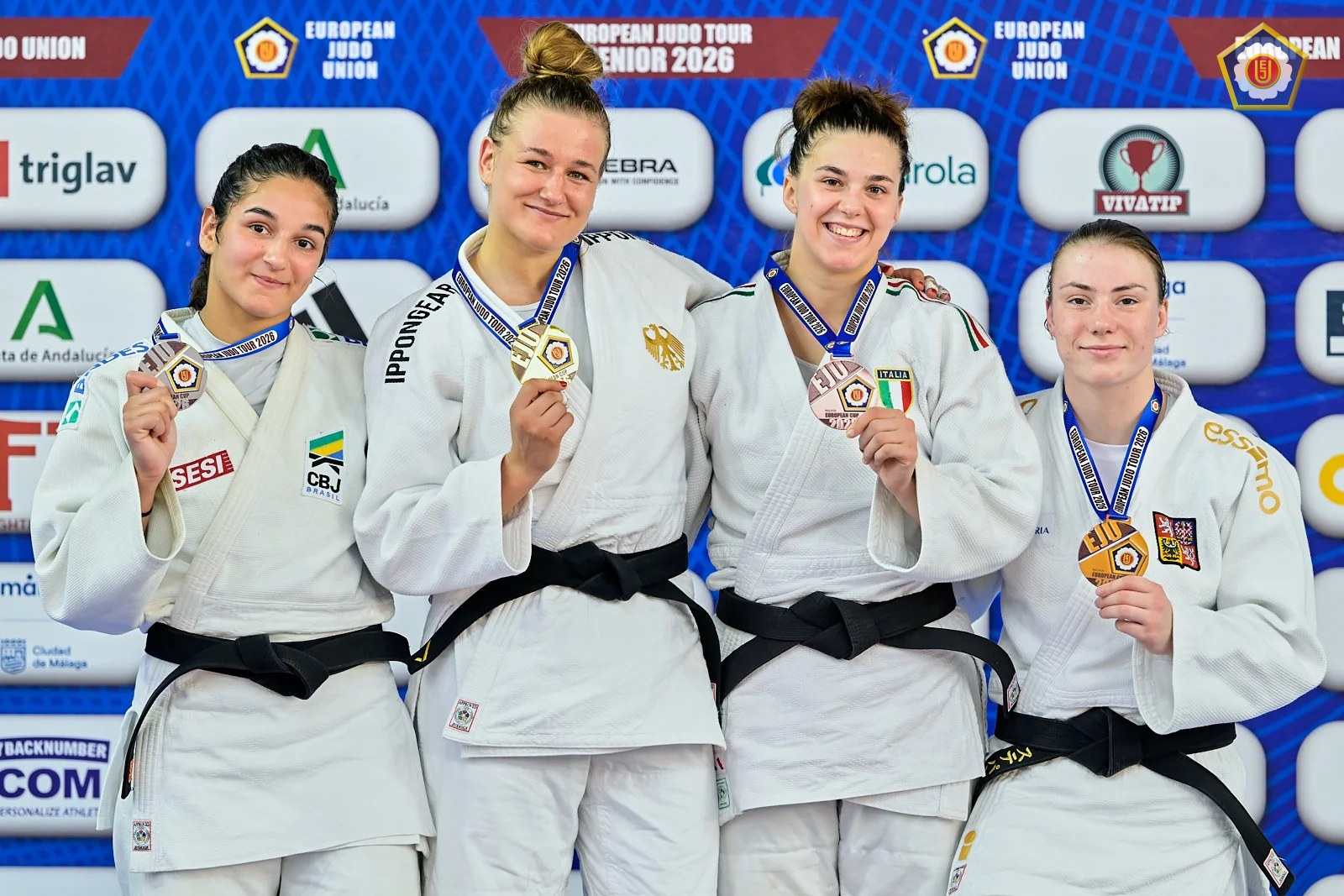 Julie Hölterhoff auf dem Podium beim Malaga Senior European Cup 2026